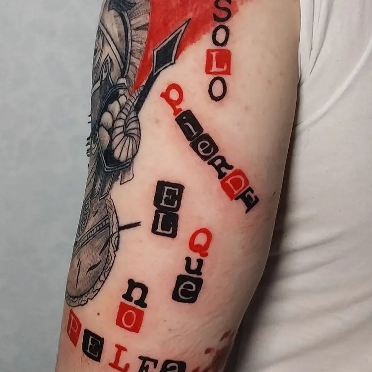 Tatuaje de LOTUS TATTOO