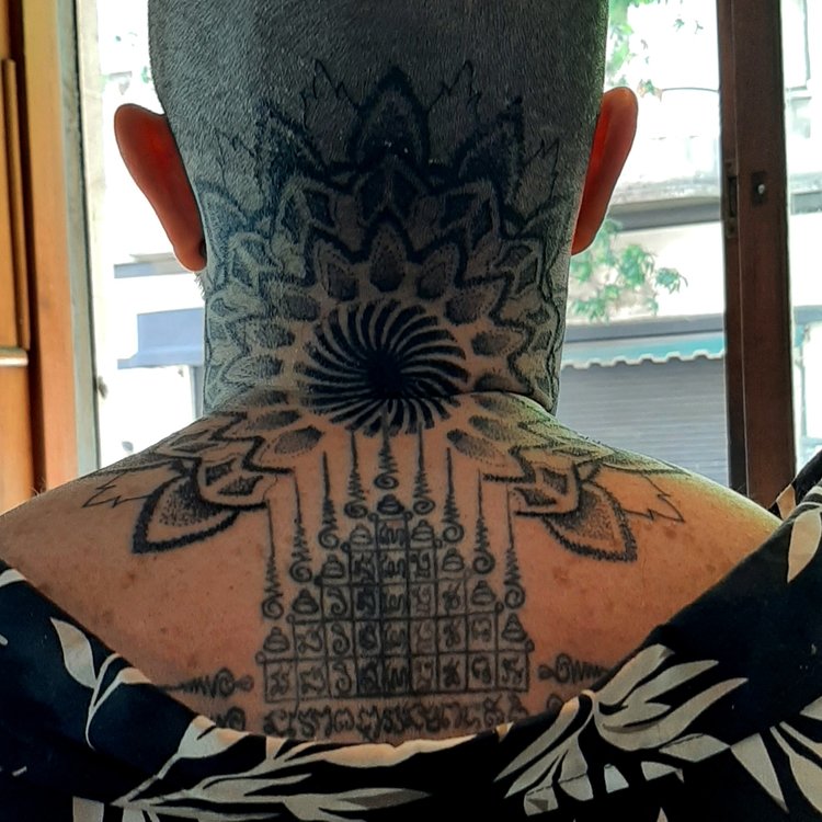Tatuaje de LOTUS TATTOO