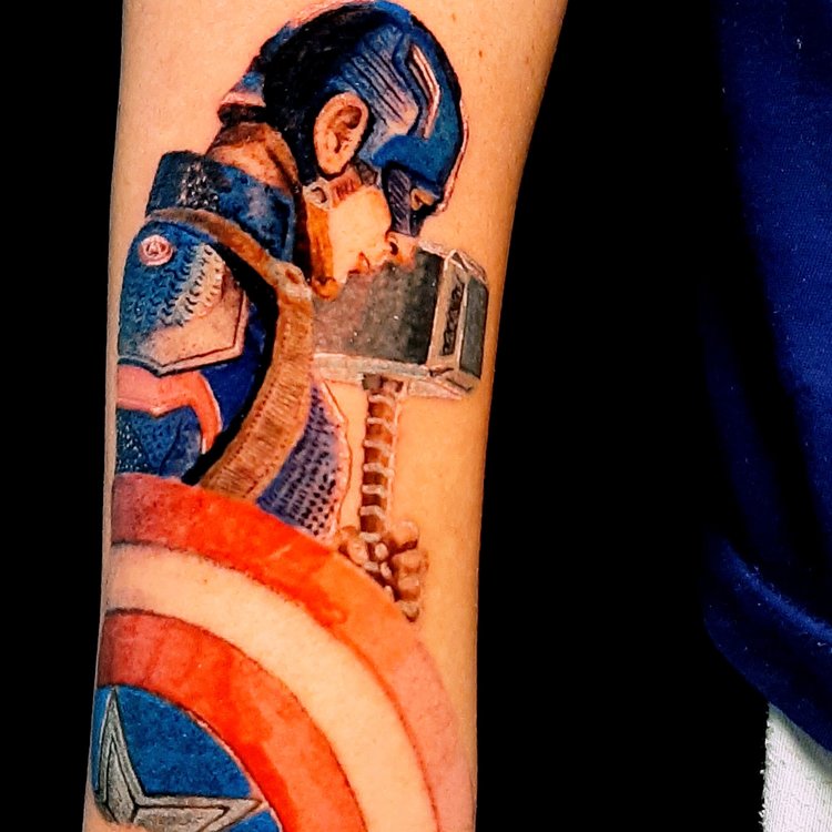 Tatuaje de LOTUS TATTOO