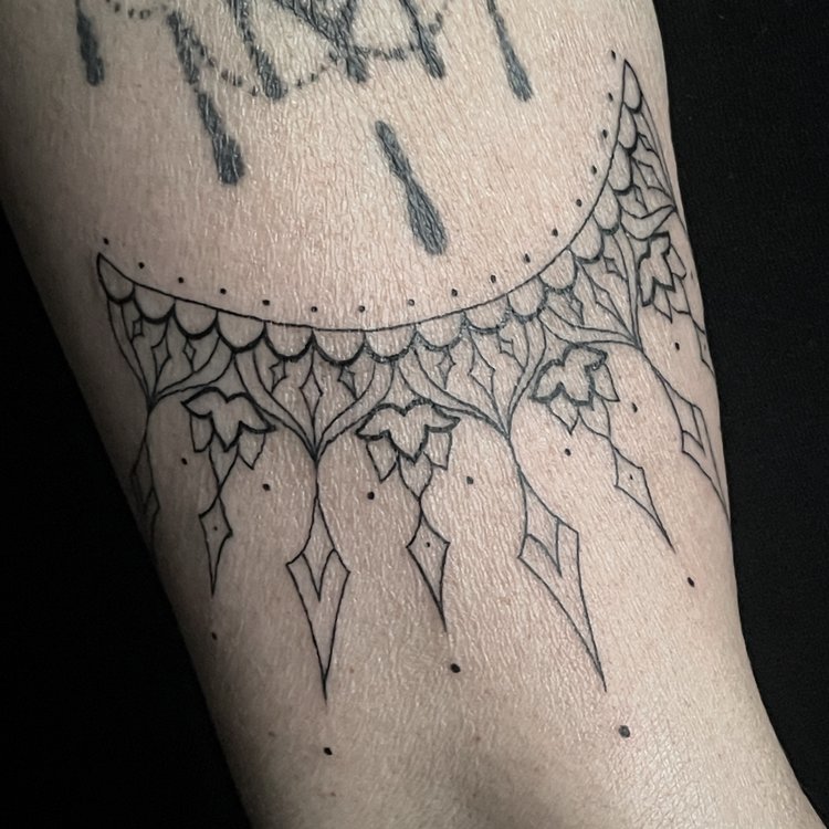 Tatuaje de Emily Lazarte Tattoo