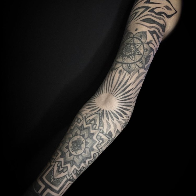 Tatuaje de Emily Lazarte Tattoo