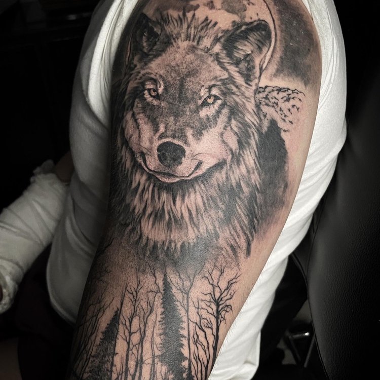 Tatuaje de Emily Lazarte Tattoo