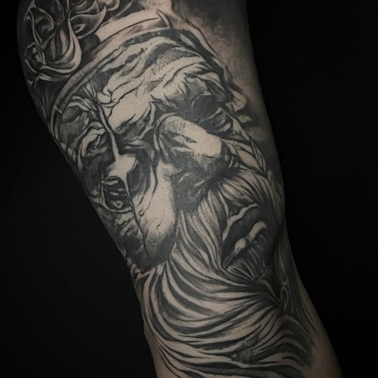 Tatuaje de Emily Lazarte Tattoo