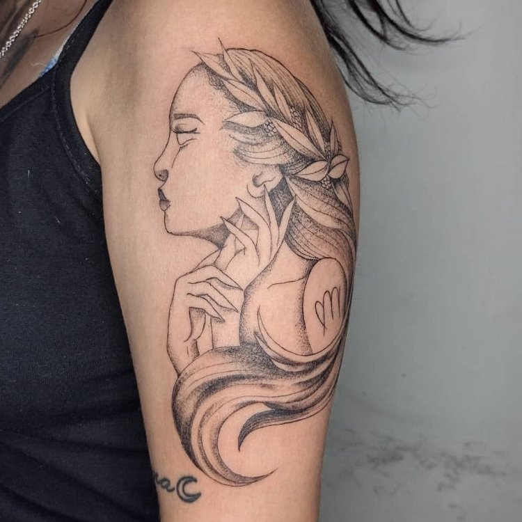 Tatuaje de Almendra Luna