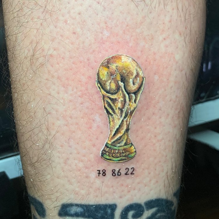 Tatuaje de Enzo Bastias