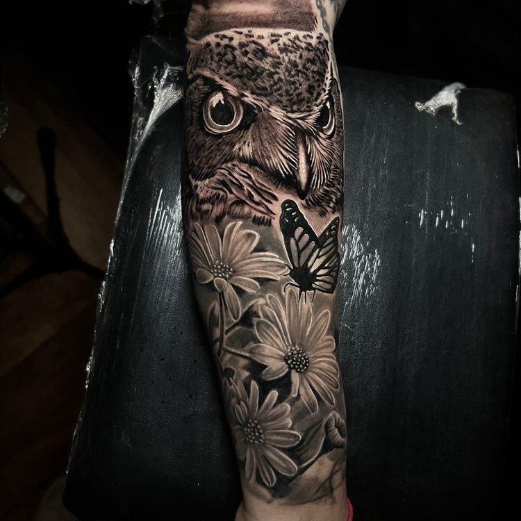 Tatuaje de Ali Lionhouse