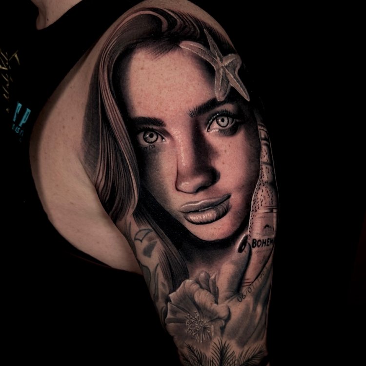 Tatuaje de Ali Lionhouse