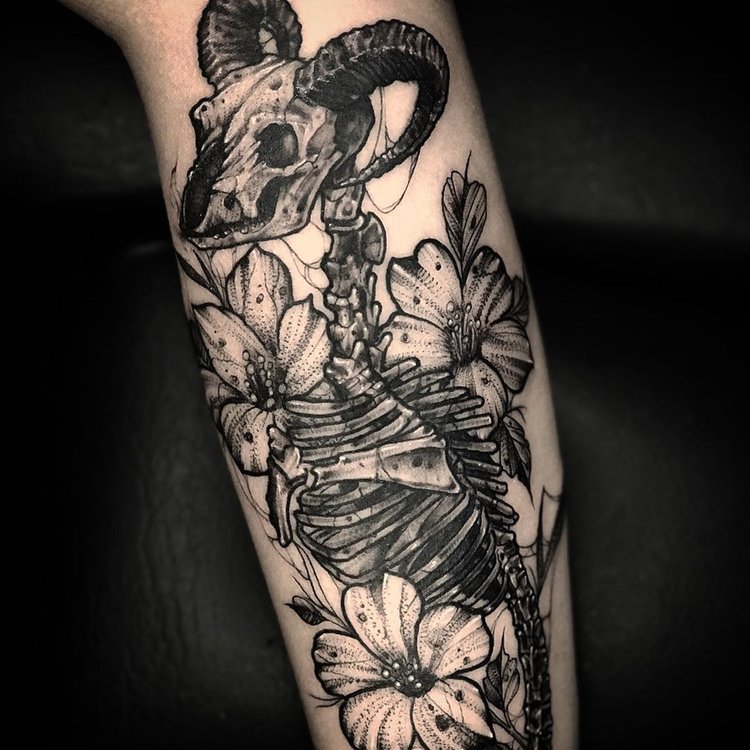 Tatuaje de Efe Tattoos (Facundo Musa)
