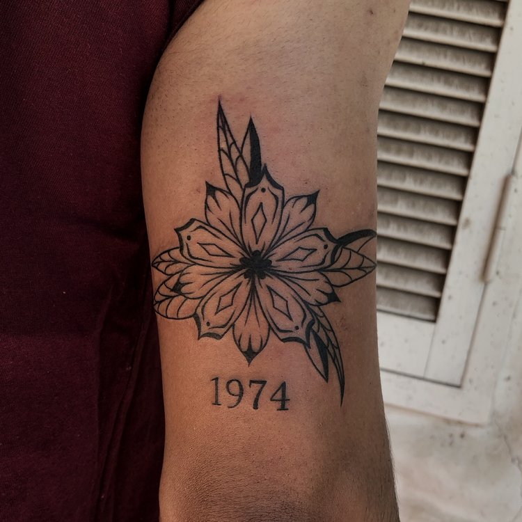 Tatuaje de Busy B Ink