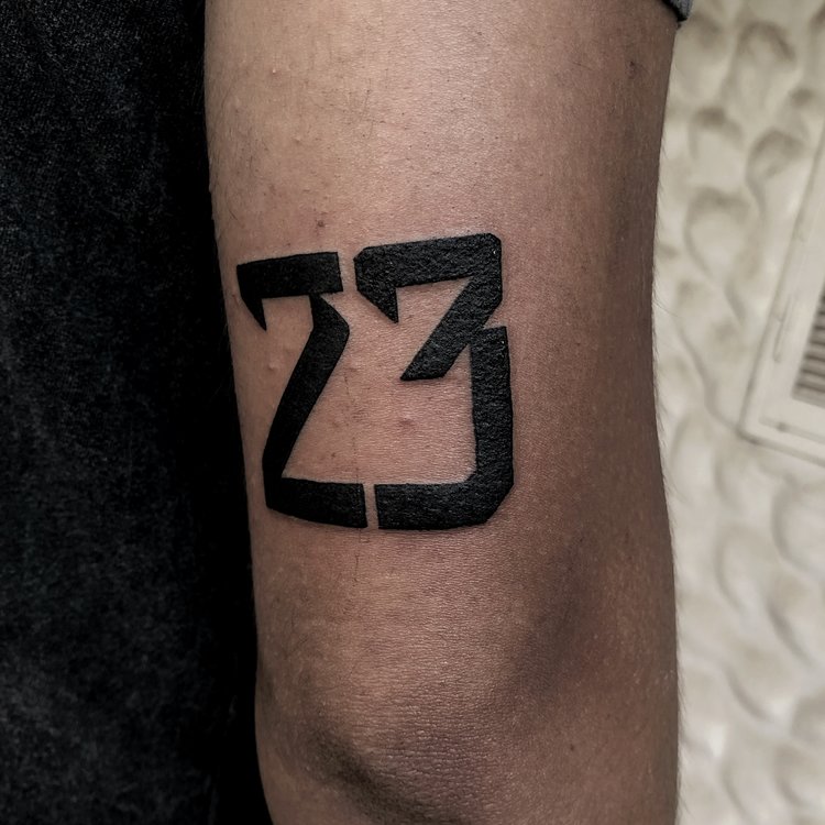 Tatuaje de Busy B Ink