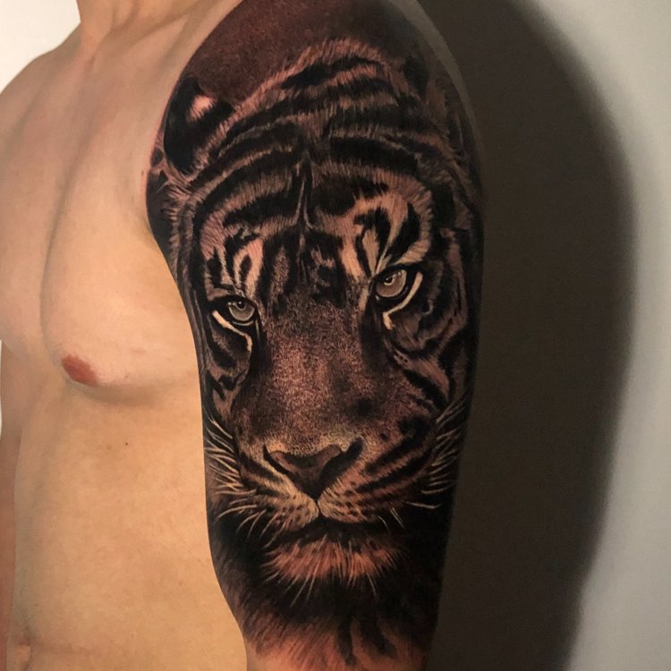 Tatuaje de Alex BrexiKo