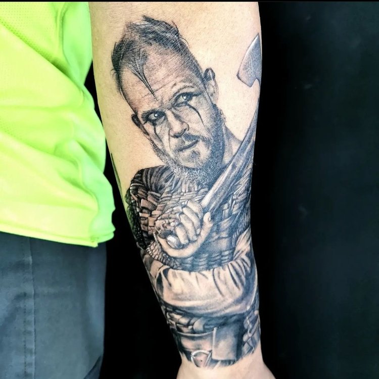 Tatuaje de Adrián Crow
