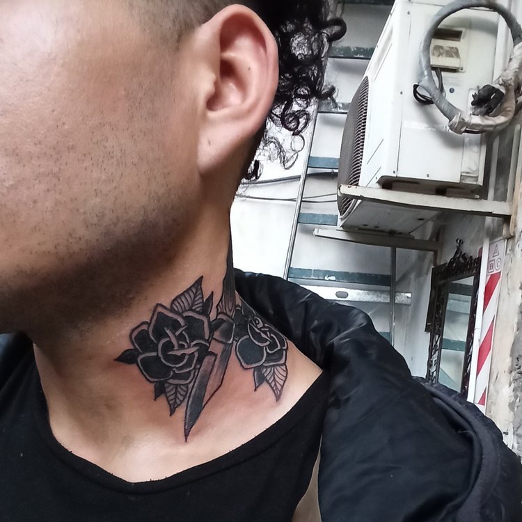 Tatuaje de Familia Polaca Tattoo Studio