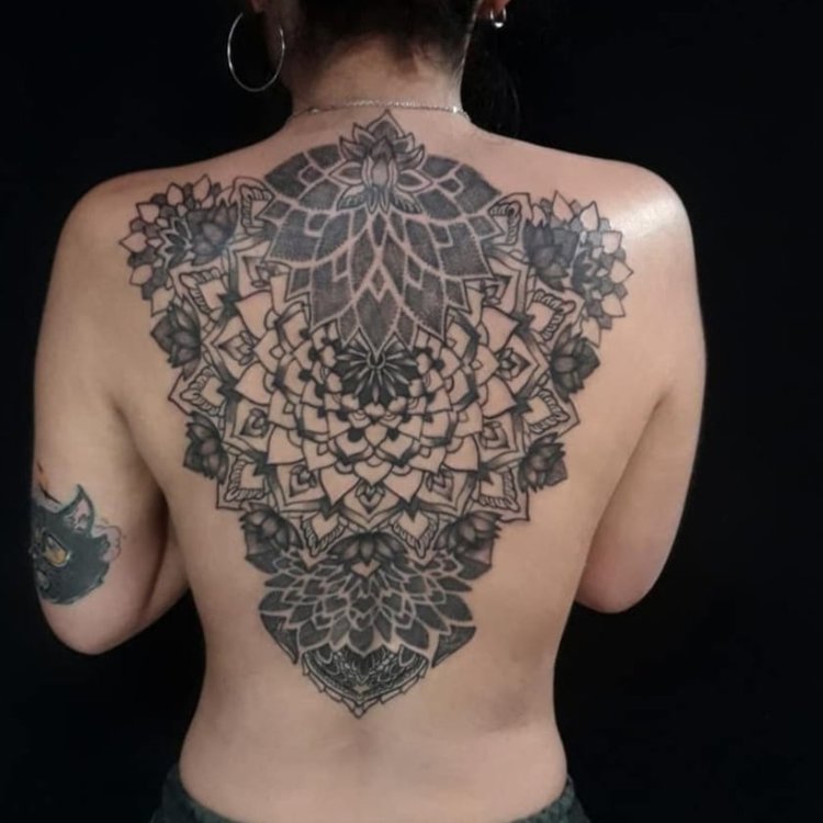 Tatuaje de Tattoolifestudioo