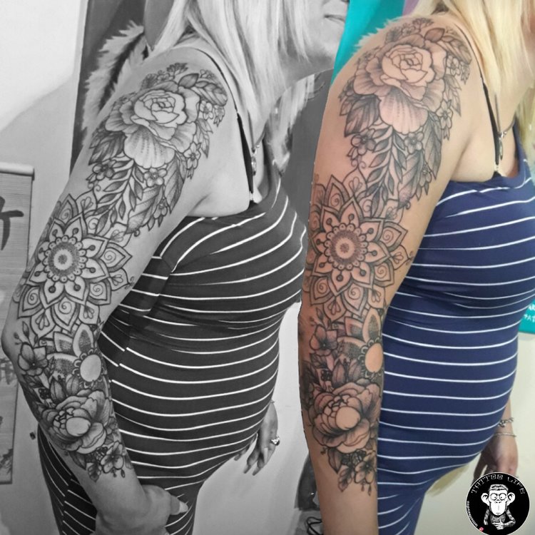 Tatuaje de Tattoolifestudioo