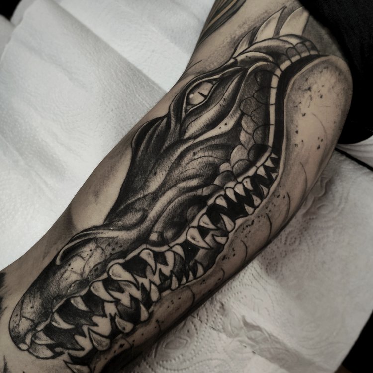 Tatuaje de Yet Tattoo