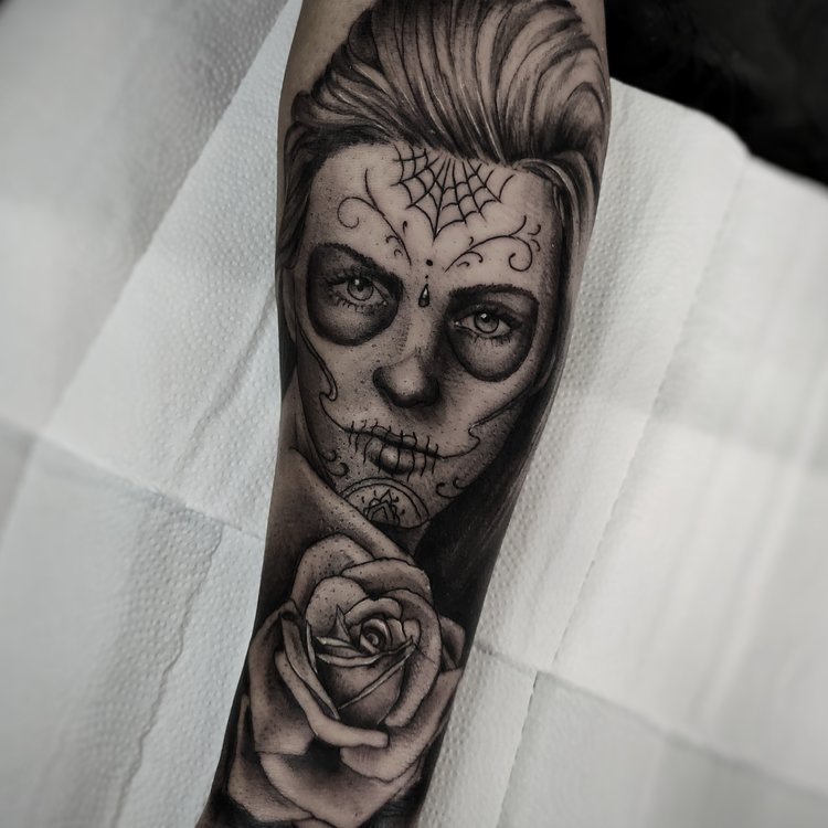 Tatuaje de Yet Tattoo