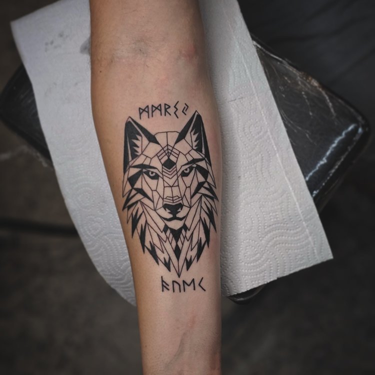 Tatuaje de Nav.Onetattoo