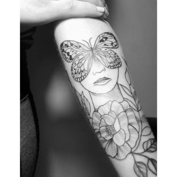 Tatuaje de Agustina Montini
