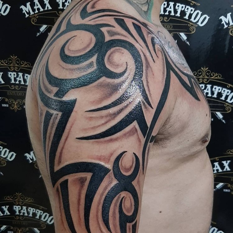 Tatuaje de Maxi Almiron