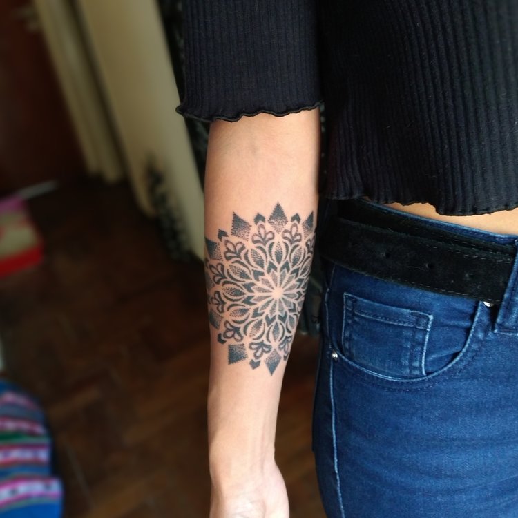 Tatuaje de Negro Adrian Tattoo
