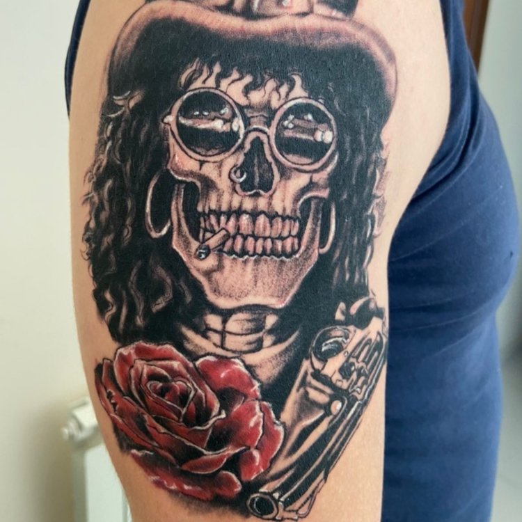 Tatuaje de Negro Adrian Tattoo
