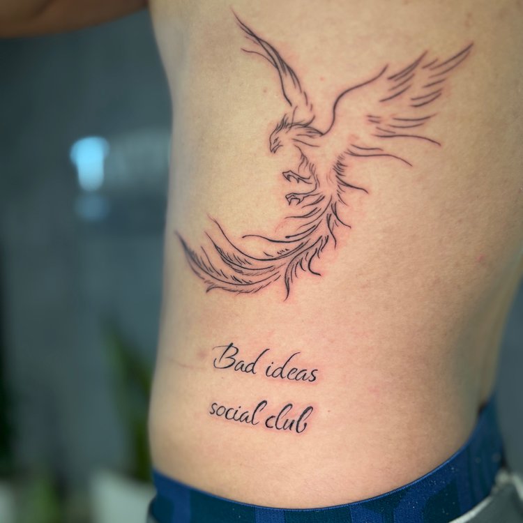 Tatuaje de Bad Ideas Social Clib