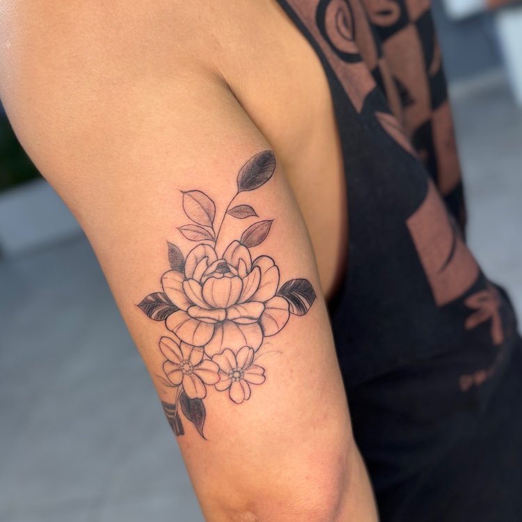 Tatuaje de Bad Ideas Social Clib