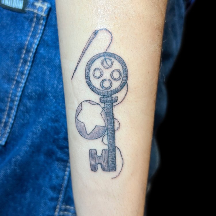 Tatuaje de Tupac Tattoo Estudio