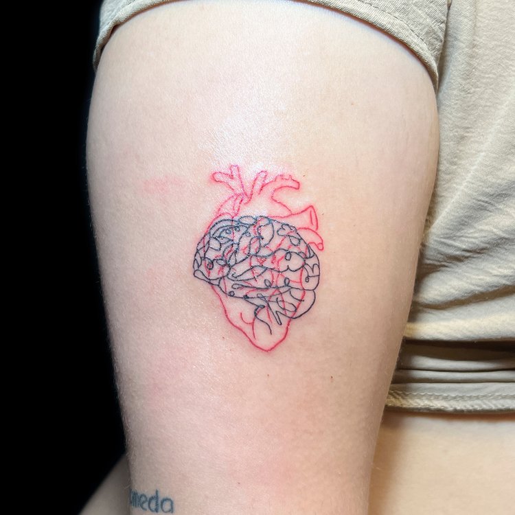 Tatuaje de Tupac Tattoo Estudio