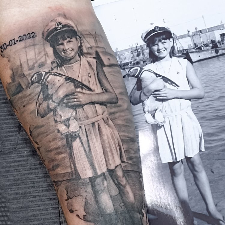 Tatuaje de NEO TOKYO TATTOO