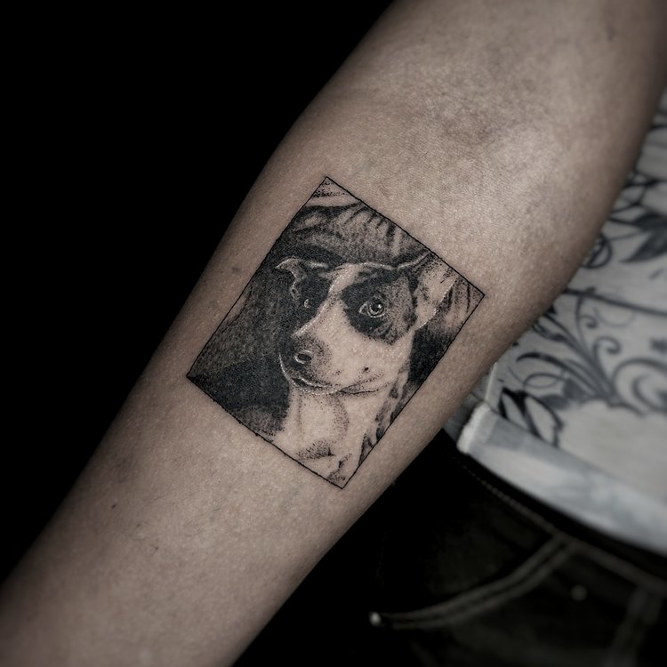 Tatuaje de Gigi Handpoke