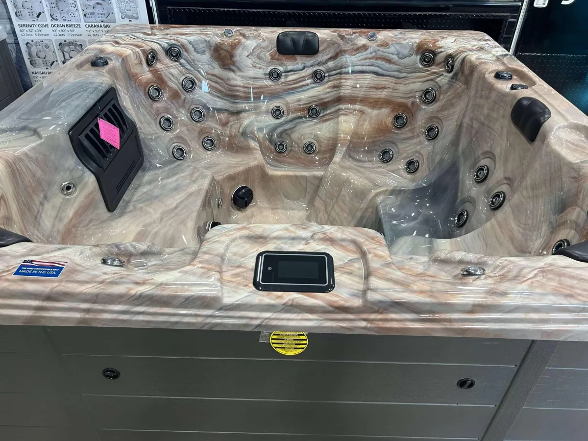 In-stock hot tub 2