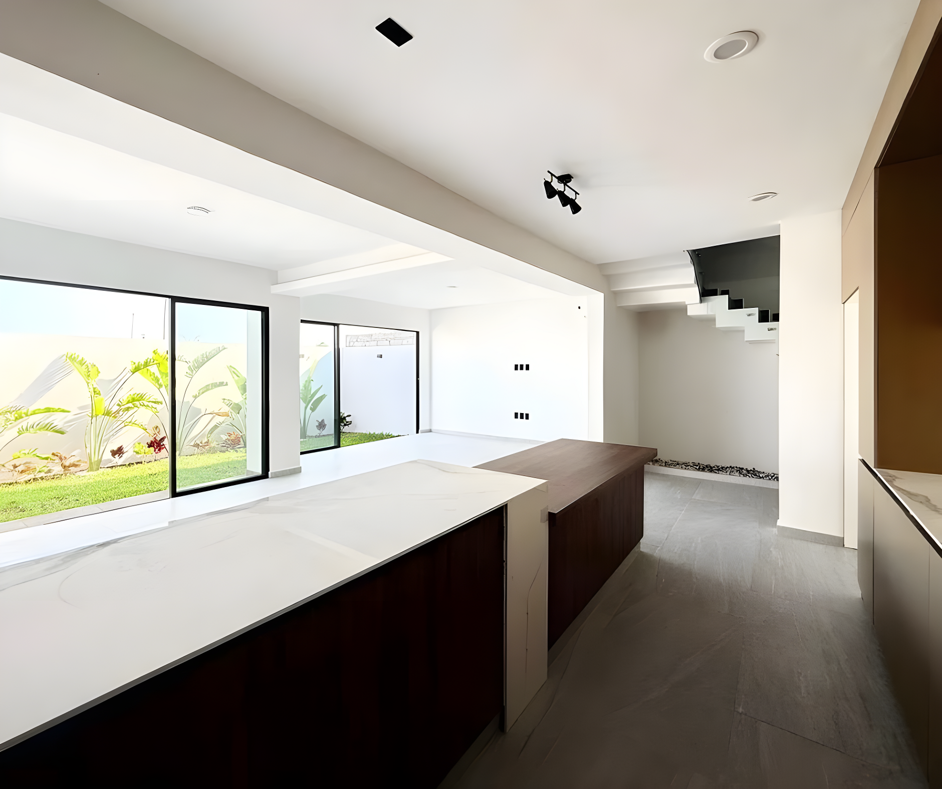 Casa en Punto Lomas Residencial | Casa de 2 plantas con jardín trasero y balcones imagen 3