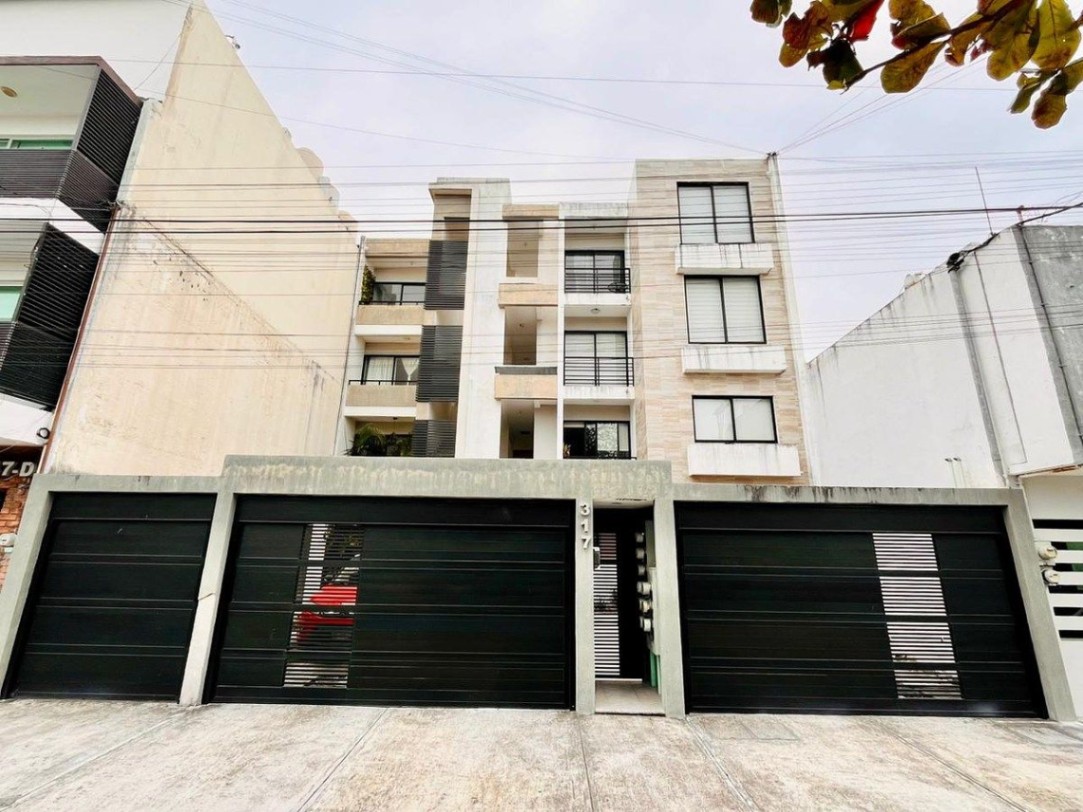 Departamento en Reforma | Planta baja con patio y área de lavado