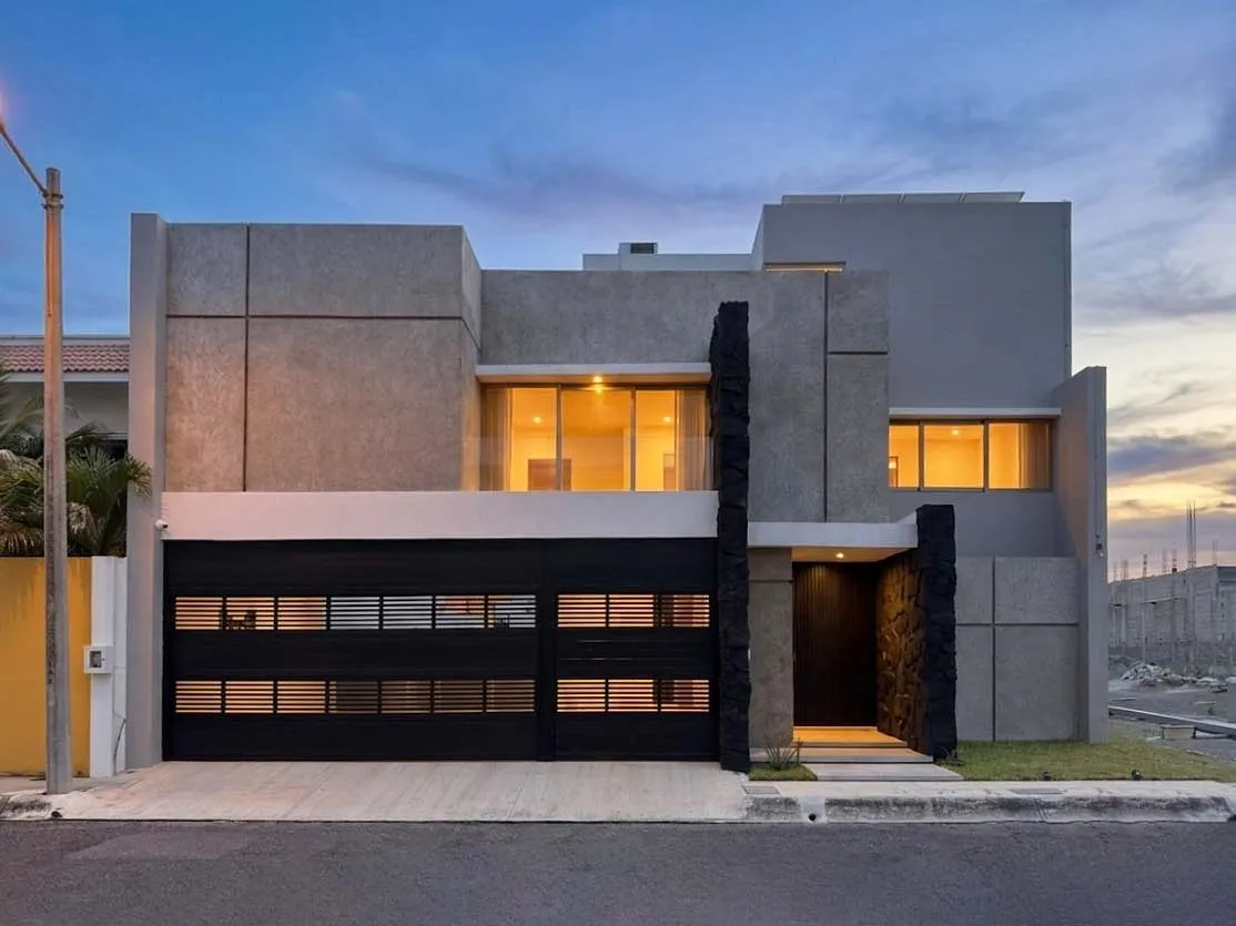 Casa en Playas del Conchal con 4 recámaras, oficina, roof garden y alberca