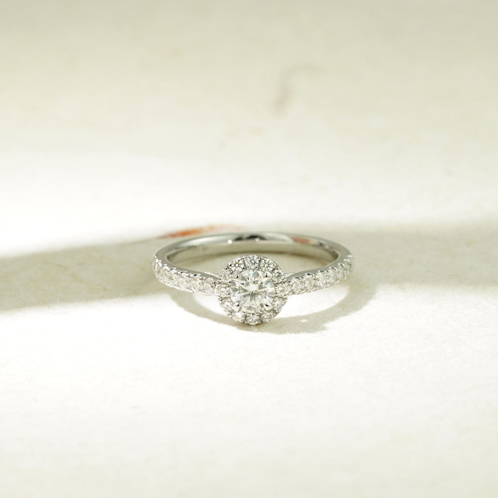 ラボグロウンダイヤモンド ヘイローリング|0.3ct センター 全29石 S925 B1227の作品画像