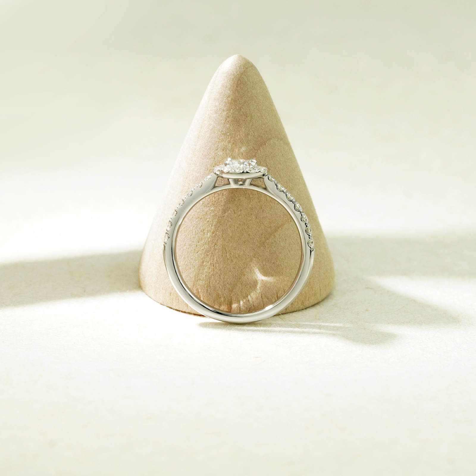 ラボグロウンダイヤモンド ヘイローリング|0.3ct センター 全29石 S925 B1227の作品画像