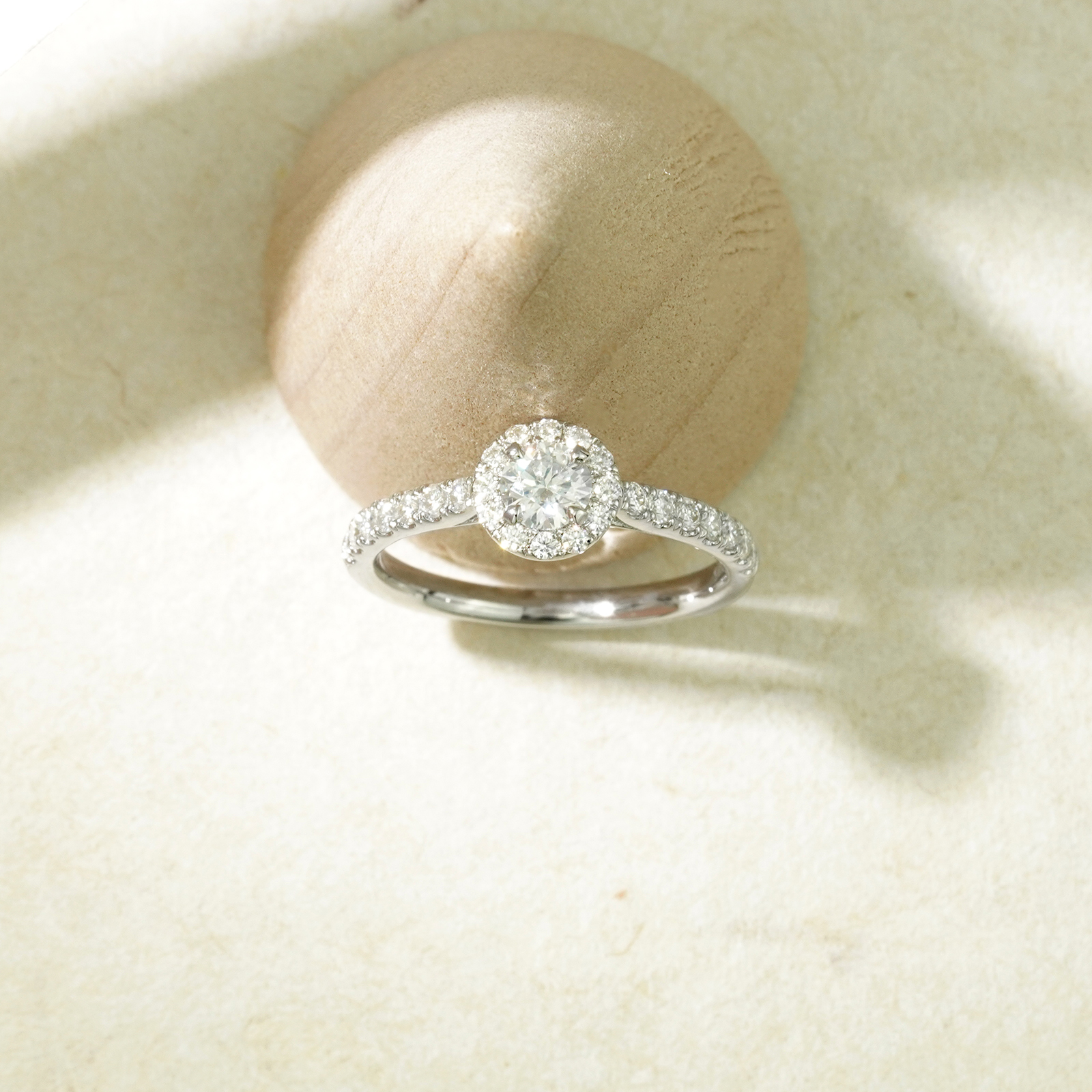 ラボグロウンダイヤモンド ヘイローリング|0.3ct センター 全29石 S925 B1227の作品画像