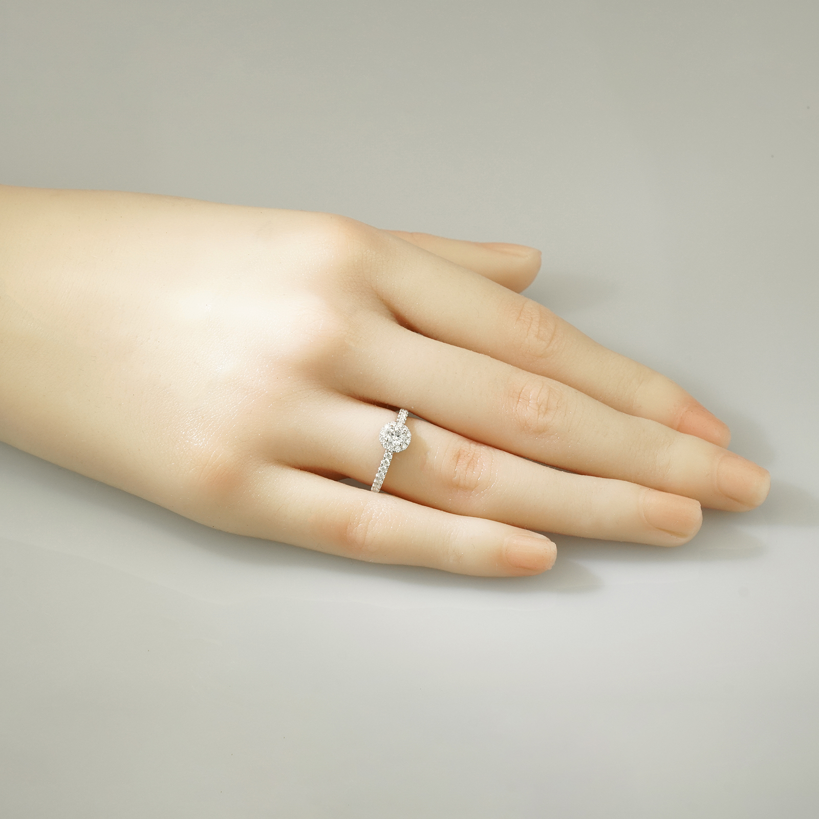ラボグロウンダイヤモンド ヘイローリング|0.3ct センター 全29石 S925 B1227の作品画像