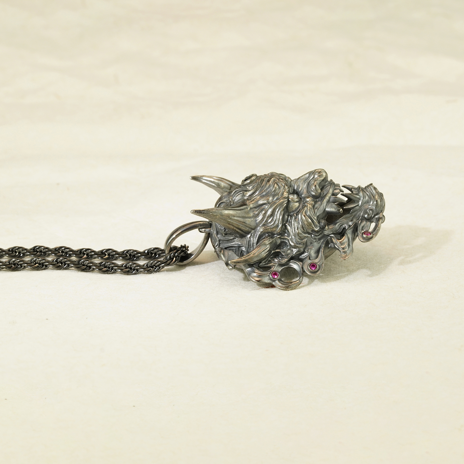 迫力の立体造形！鬼面ペンダントネックレス 真鍮アンティーク仕上げ CZ【受注生産】の作品画像
