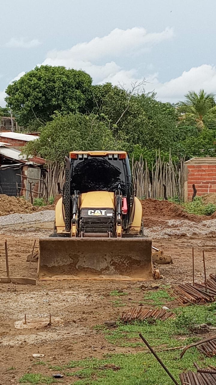 Caterpillar 420F 2012 - Image 1