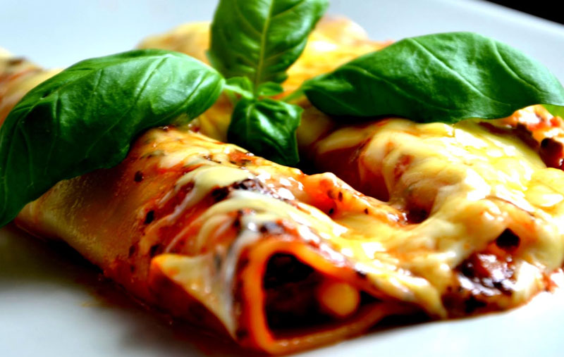 first courses Italian cuisine cannelloni