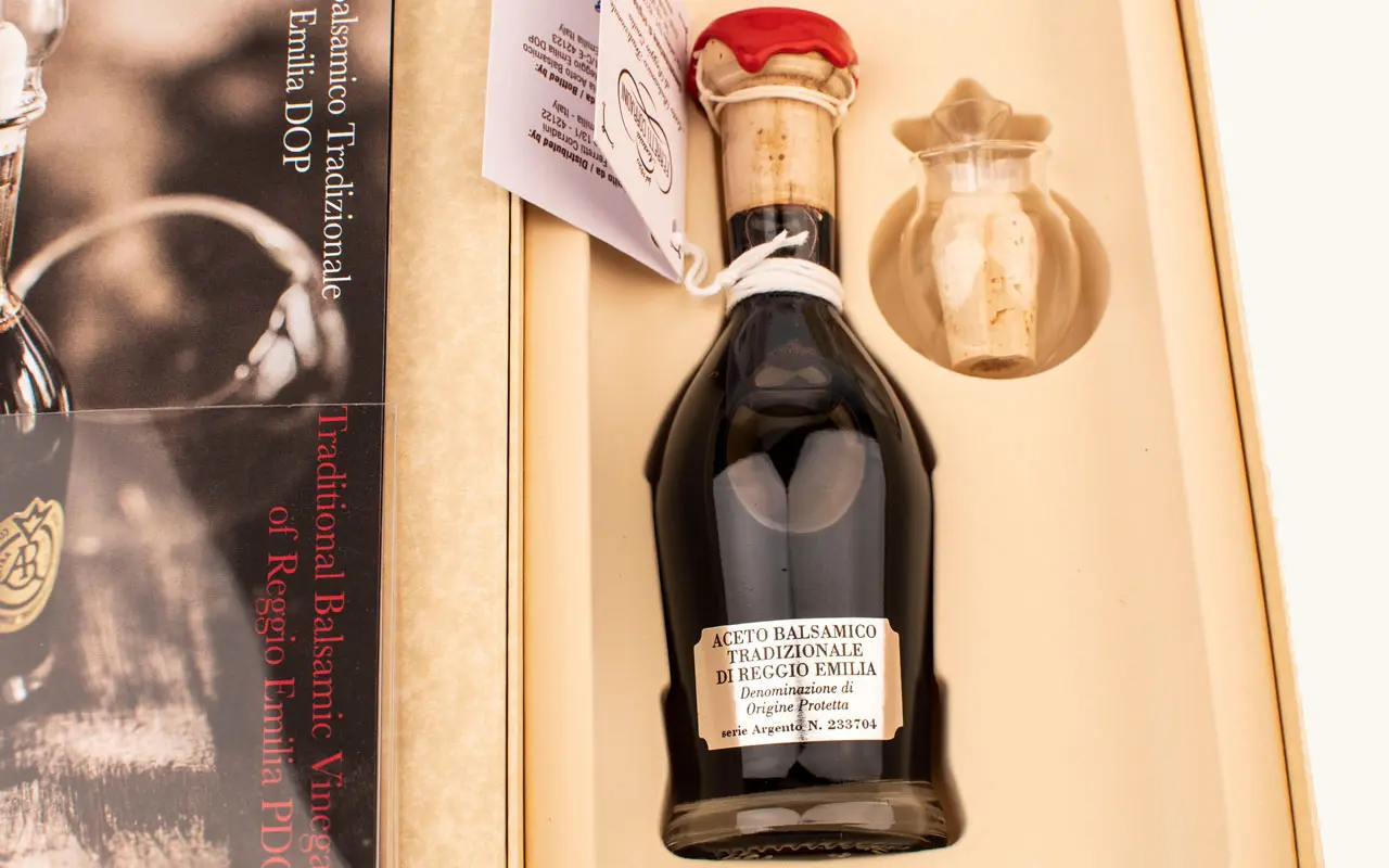 Vinaigre balsamique traditionnel de Reggio Emilia DOP -  étiquette d'argent - Acetaia Ferretti Corradini, pack 100 ml