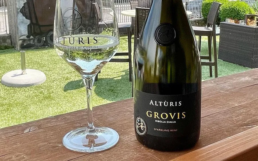 Spumante brut Grovis vol. 12% - Alturis, flacon de 750 ml