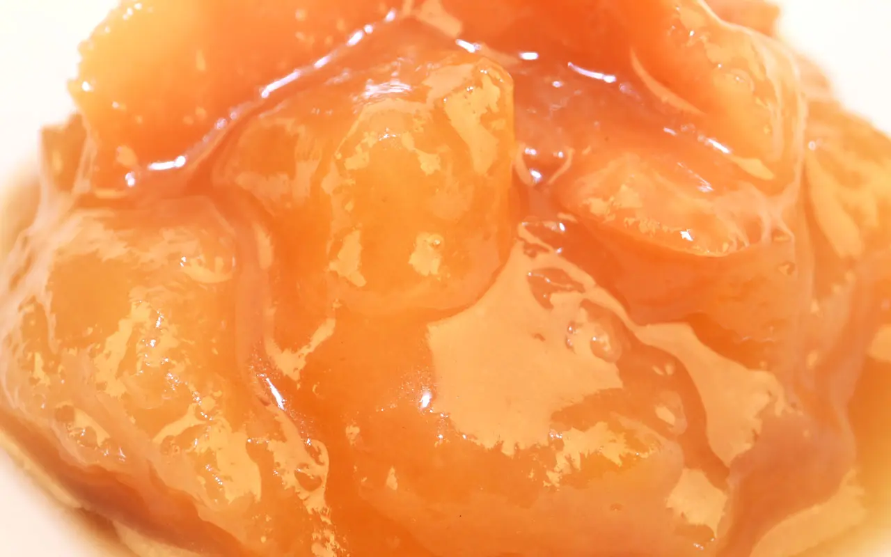 Chutney de pêche aux échalotes et aux amandes - Alessio Brusadin