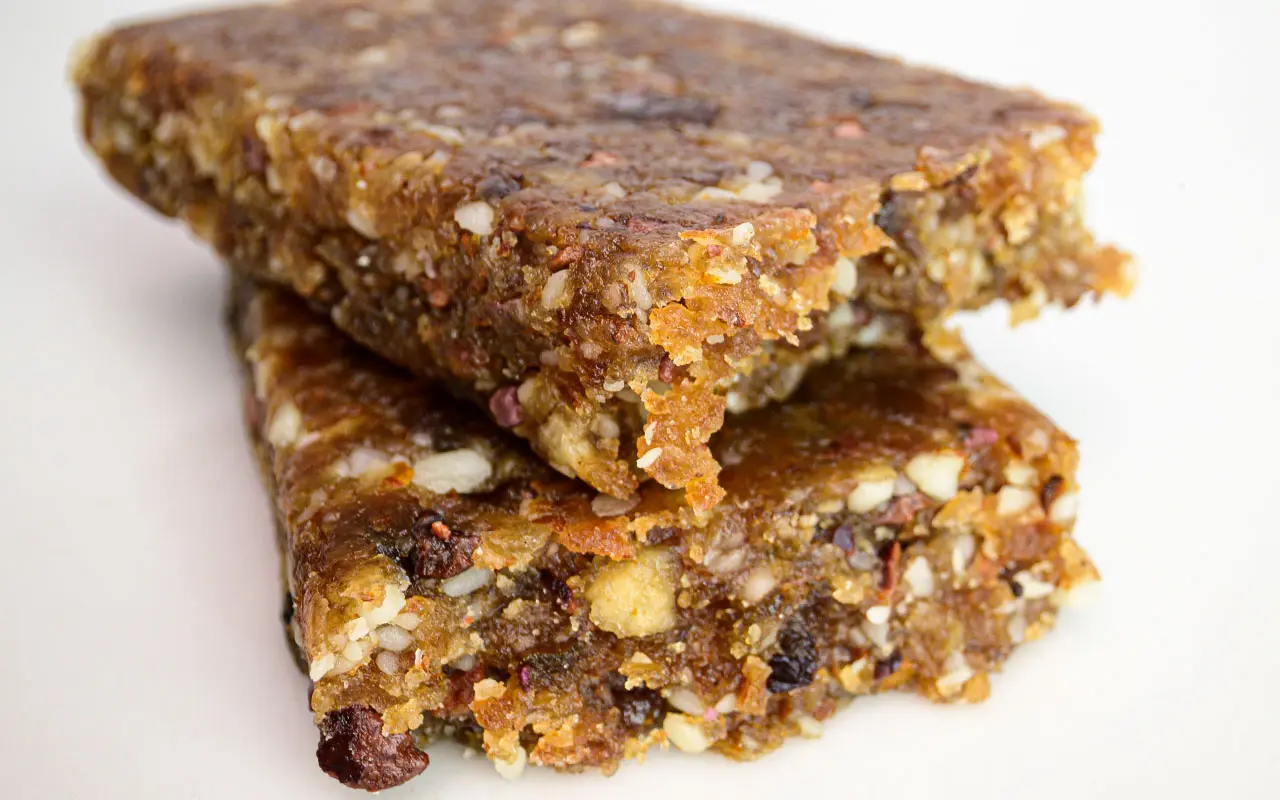 Barre protéinée biologique crue, bananes et grains de cacao - Cacao cru, emballage. 28 gr.