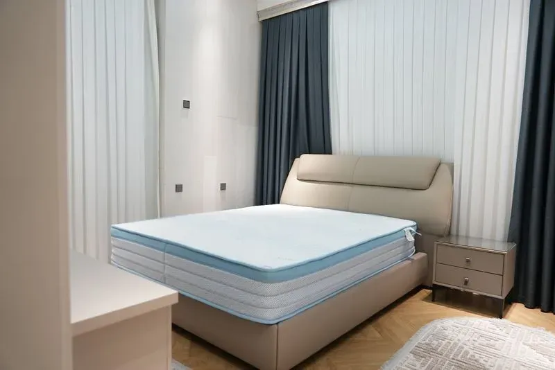 Mirabad Avenue 2 room apartment - Photo 5