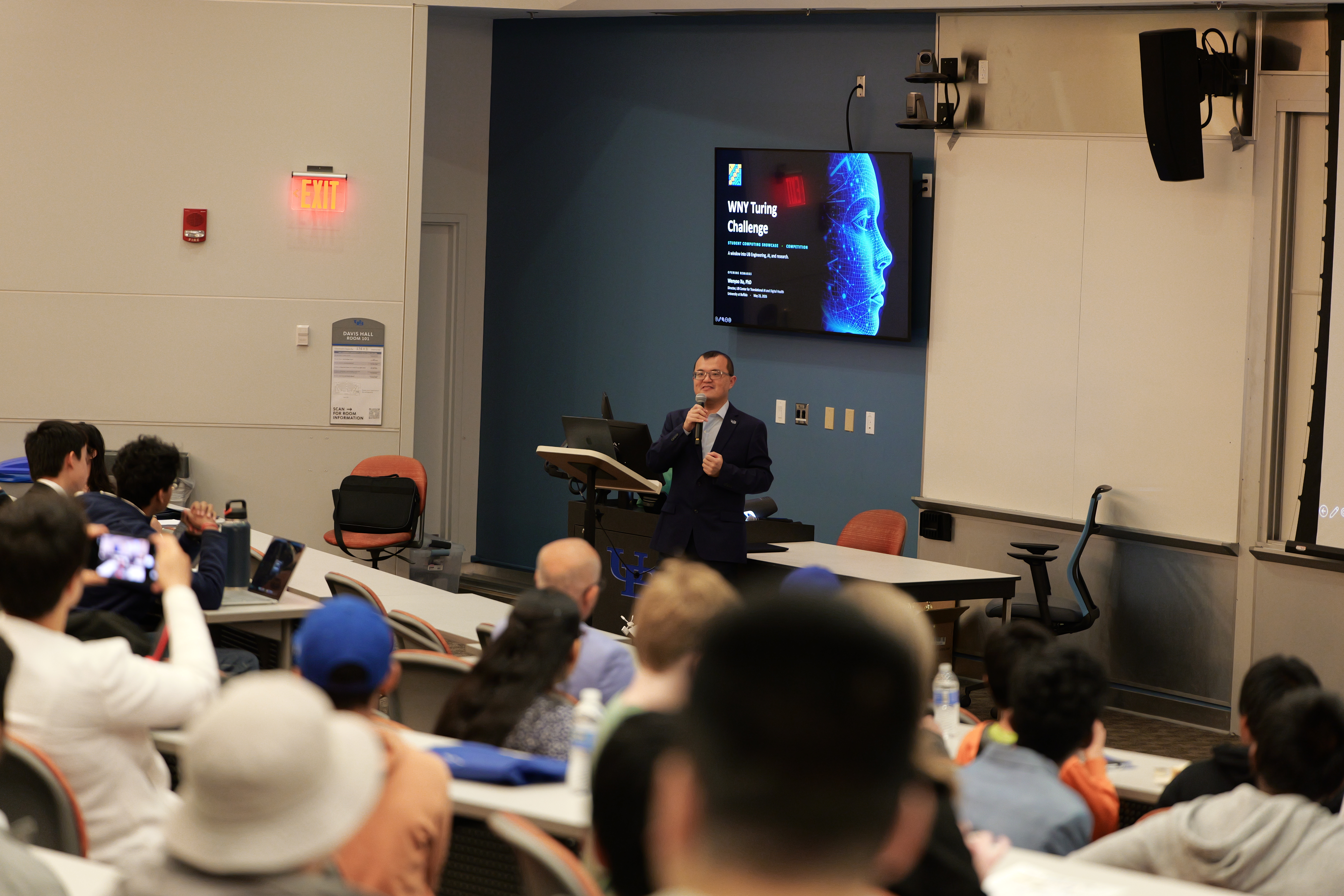 Dr. Wenyao Xu, Professor and Director of the Center for Translational AI and Digital Health