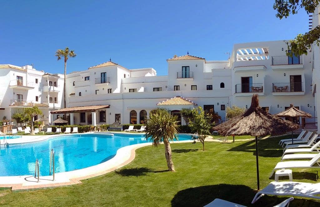 HOTEL DOÑA LOLA 